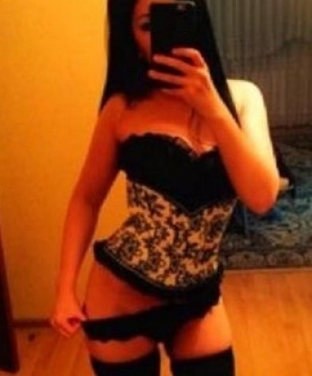 Я настоящая горячая фея, умеющая создать атмосферу неземного блаженства. В моих нежных объятиях ты позабудешь обо всем и погрузишься в мир наслаждения. Мои услуги разнообразны, от чувственного массажа до развратных экспериментов. У меня есть отличные отзывы, подтверждающие мою профессиональность и нежность. Мои фото говорят сами за себя – я сексуальная богиня, способная удовлетворить даже самого требовательного мужчину. Жду встречи в Москве, чтобы подарить тебе незабываемые моменты страсти и наслаждения. 🌹💋🔥 6399, 27 лет