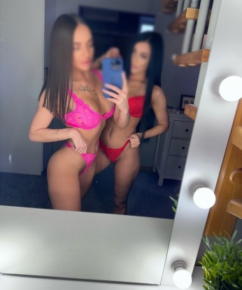 💫 Мои услуги насыщены страстью, лаской и нежностью. 🌟 Я умею слушать и подстраиваться под каждое желание. 😍 Мои возможности безграничны, и я с удовольствием исполню все твои фантазии. 💋 Отзывы о моих услугах говорят о моей высочайшей профессиональности и умении угодить каждому клиенту. 💌 Посмотри мои фото, чтобы увидеть, насколько привлекательна я. Жду тебя в Москве! 🌇 8396, 21 год